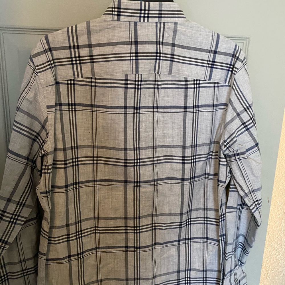 Button up - Picture 3 of 3